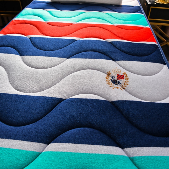 91家纺网 家纺一手货源 找家纺 亿丁点床垫2021新款法莱绒针织立体床垫法莱绒极 致简约小床