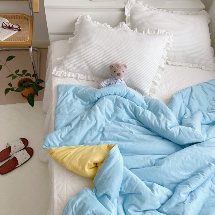 91家纺网 家纺一手货源 找家纺 星期八 2021新款马卡龙大豆针织春秋被冬被 蓝黄