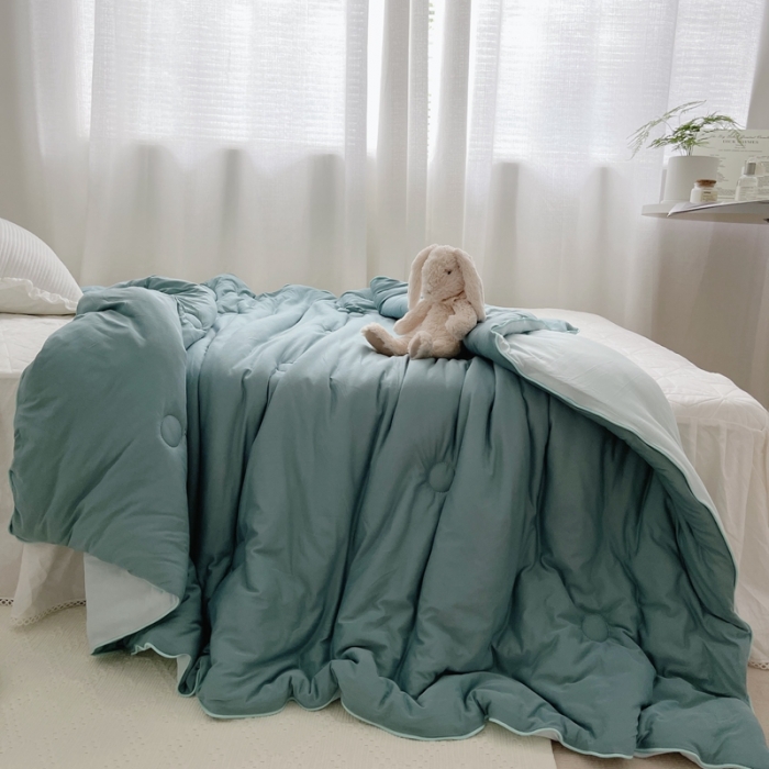 91家纺网 家纺一手货源 找家纺 星期八 2021新款马卡龙大豆针织春秋被冬被 深豆绿浅豆绿