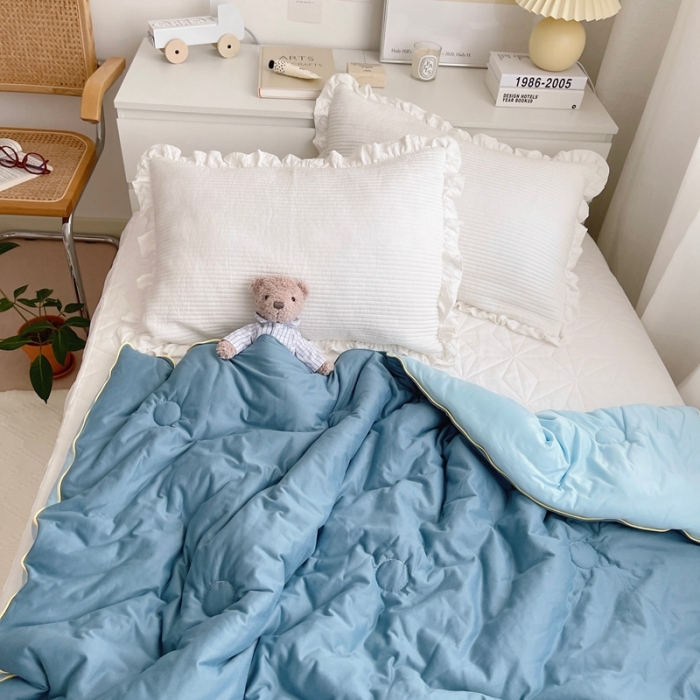 91家纺网 家纺一手货源 找家纺 星期八 2021新款马卡龙大豆针织春秋被冬被 深蓝浅蓝