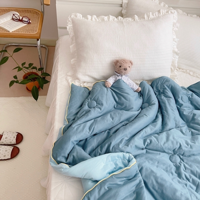 91家纺网 家纺一手货源 找家纺 星期八 2021新款马卡龙大豆针织春秋被冬被 深蓝浅蓝