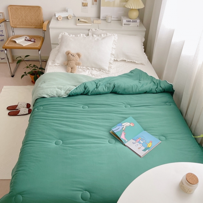 91家纺网 家纺一手货源 找家纺 星期八 2021新款马卡龙大豆针织春秋被冬被 深绿浅绿