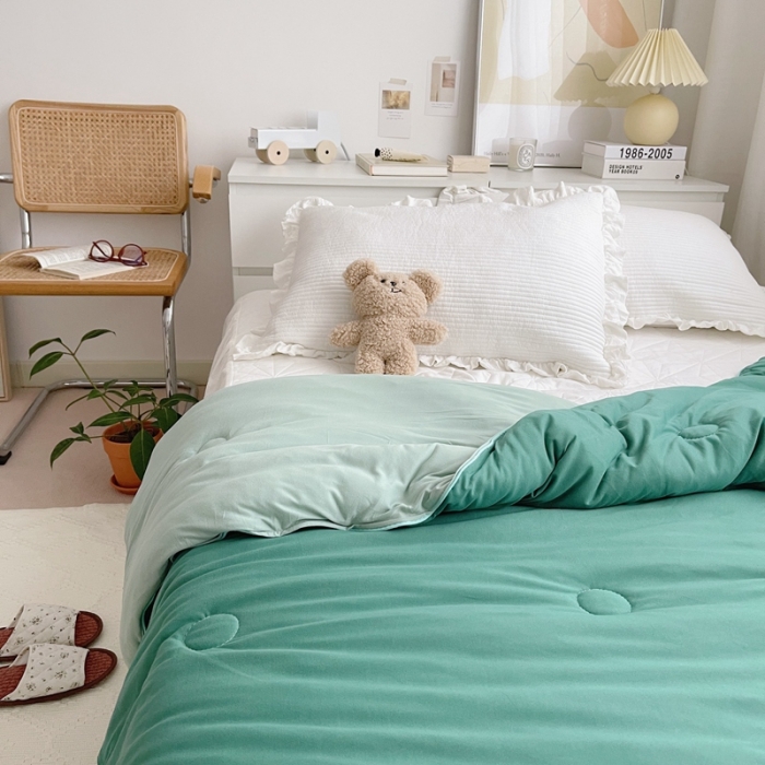 91家纺网 家纺一手货源 找家纺 星期八 2021新款马卡龙大豆针织春秋被冬被 深绿浅绿