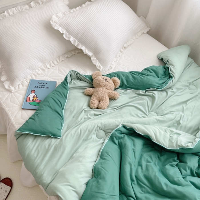 91家纺网 家纺一手货源 找家纺 星期八 2021新款马卡龙大豆针织春秋被冬被 深绿浅绿