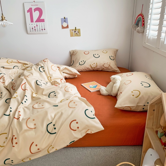 91家纺网 家纺一手货源 找家纺 怡家居 2021新款全棉卡通四件套 微微笑