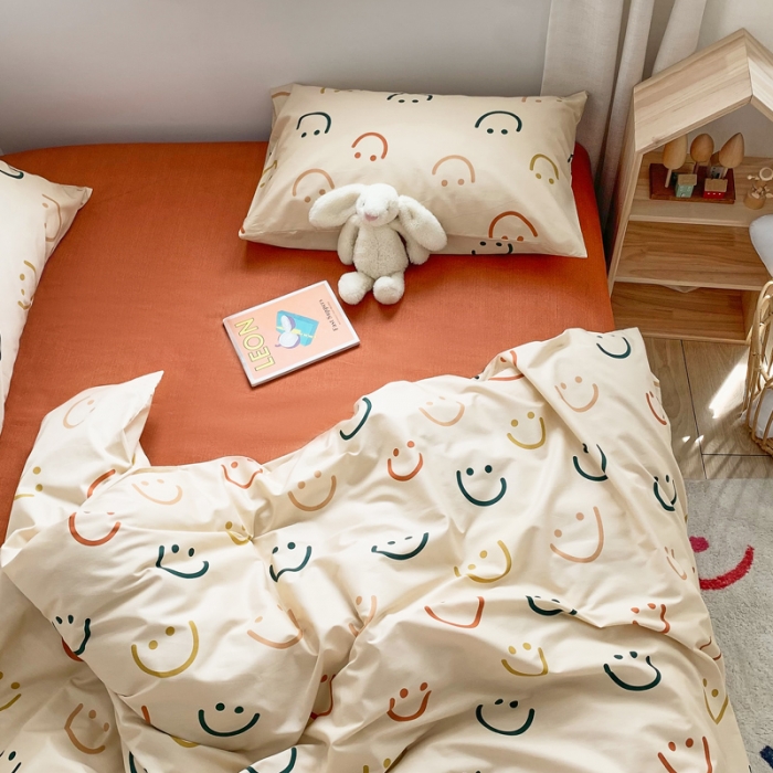 91家纺网 家纺一手货源 找家纺 怡家居 2021新款全棉卡通四件套 微微笑