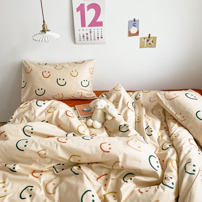 91家纺网 家纺一手货源 找家纺 怡家居 2021新款全棉卡通四件套 微微笑