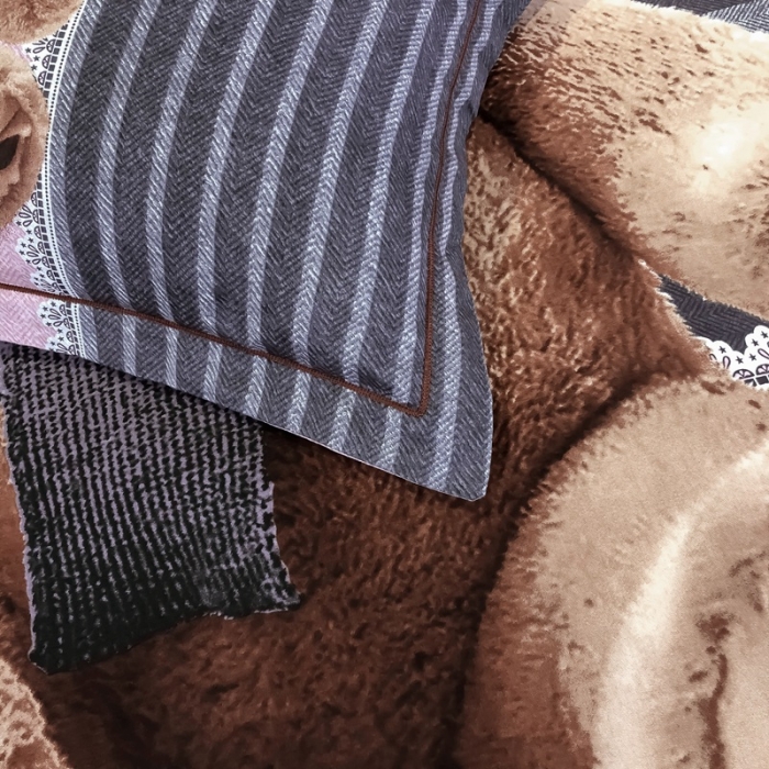 91家纺网 家纺一手货源 找家纺 金爱家 2021新款大版磨毛卡通系列四件套 抱抱熊