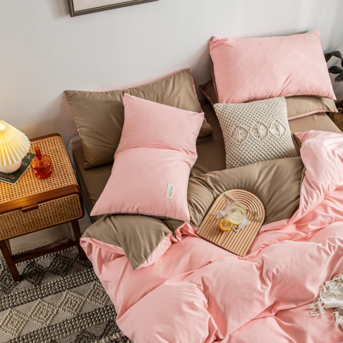 91家纺网 家纺一手货源 找家纺 漫仙阁 2024年新款纯色双拼学生三件套四件套  粉色+卡其