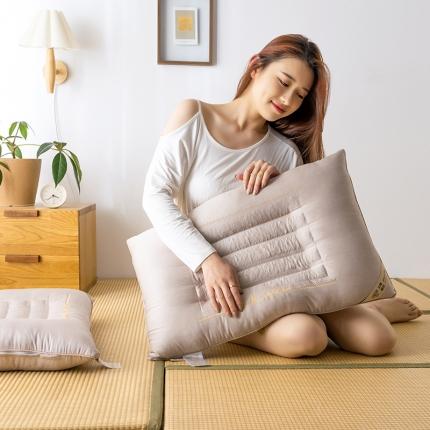 91家纺网 家纺一手货源 找家纺 梦叶草生姜暖绒护颈枕头决明子保健枕芯 驼色