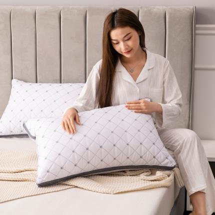 91家纺网 家纺一手货源 找家纺 （总）梦叶草立体磨毛绗缝绗绣枕芯可水洗促销枕头