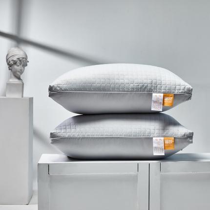 91家纺网 家纺一手货源 找家纺 （总）梦叶草 2021新款水洗方格暖绒枕芯 可水洗枕头