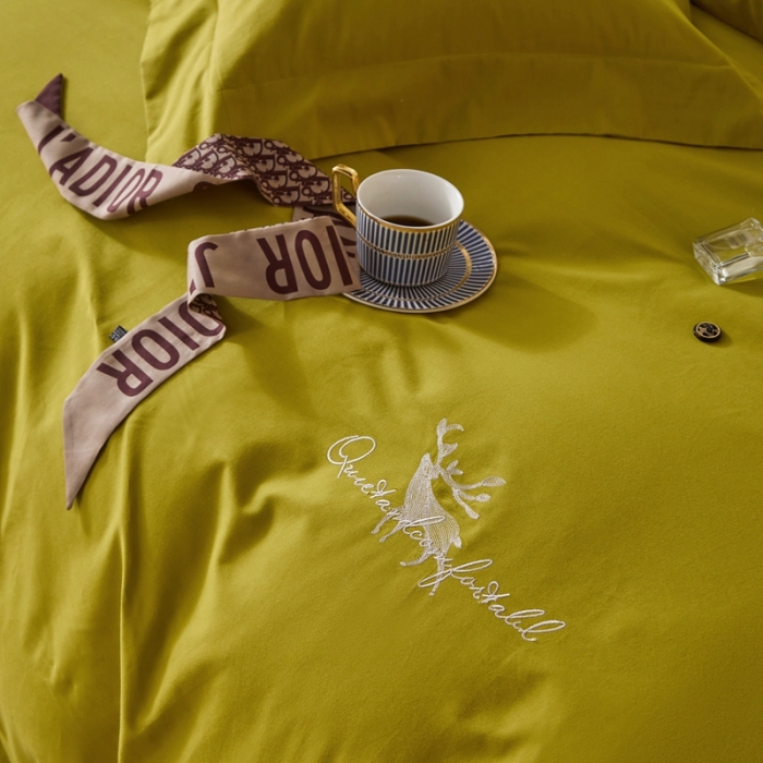 91家纺网 家纺一手货源 找家纺 威克凯丽2021新款秋冬绣花3221磨毛四件套奥兰多-芥末黄