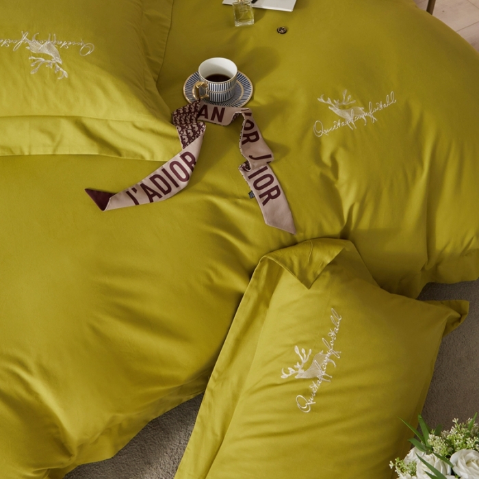 91家纺网 家纺一手货源 找家纺 威克凯丽2021新款秋冬绣花3221磨毛四件套奥兰多-芥末黄