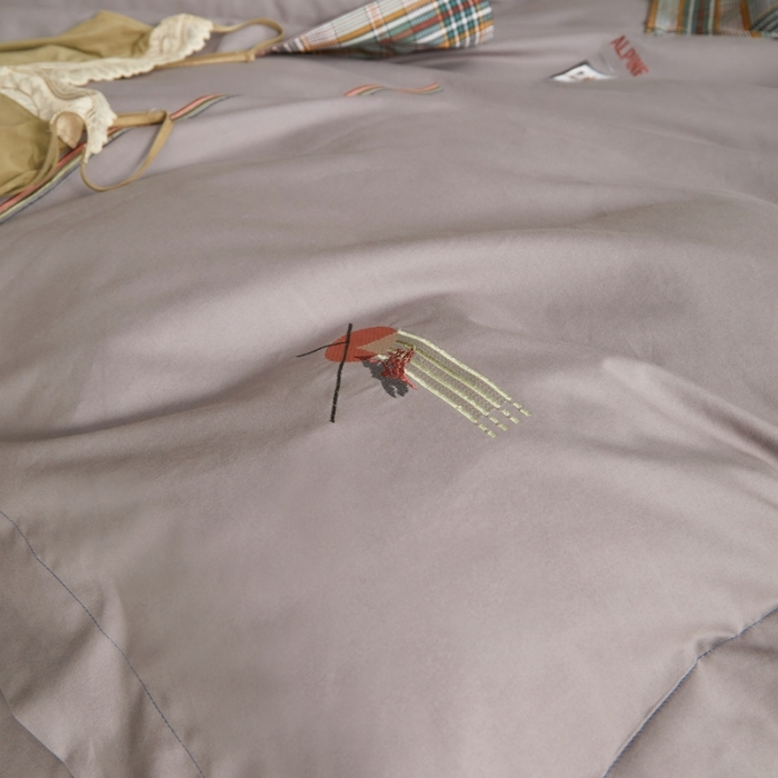 91家纺网 家纺一手货源 找家纺 威克凯丽 秋冬绣花3636磨毛四件套 梦幻天空-高级灰