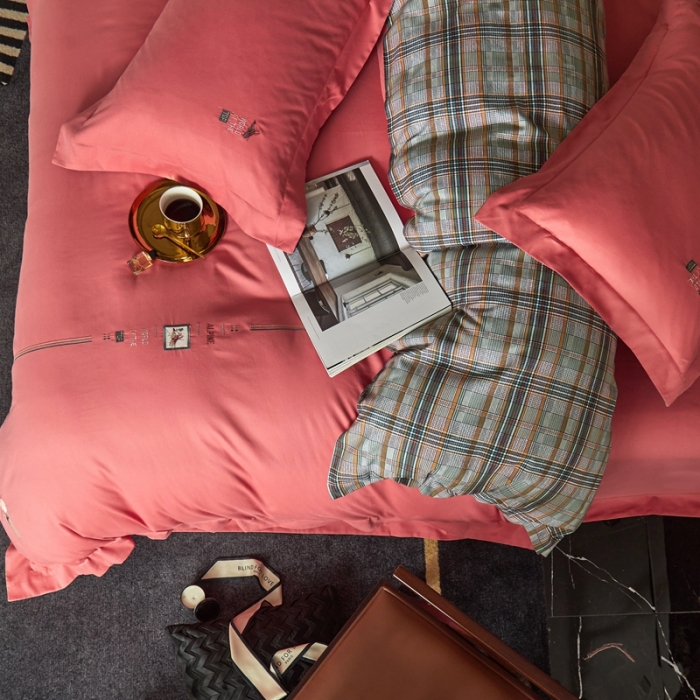 91家纺网 家纺一手货源 找家纺 威克凯丽 秋冬绣花3636磨毛四件套 梦幻天空-西瓜红