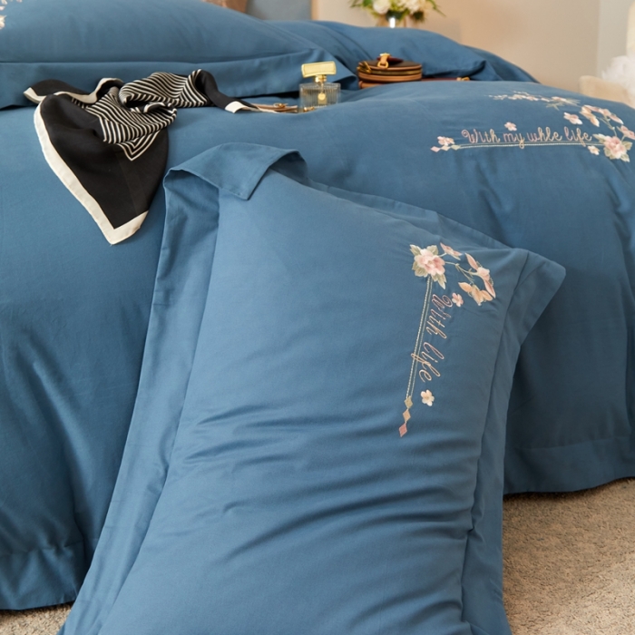 91家纺网 家纺一手货源 找家纺 威克凯丽秋冬绣花3221磨毛四件套-布鲁斯系列布鲁斯-宝蓝