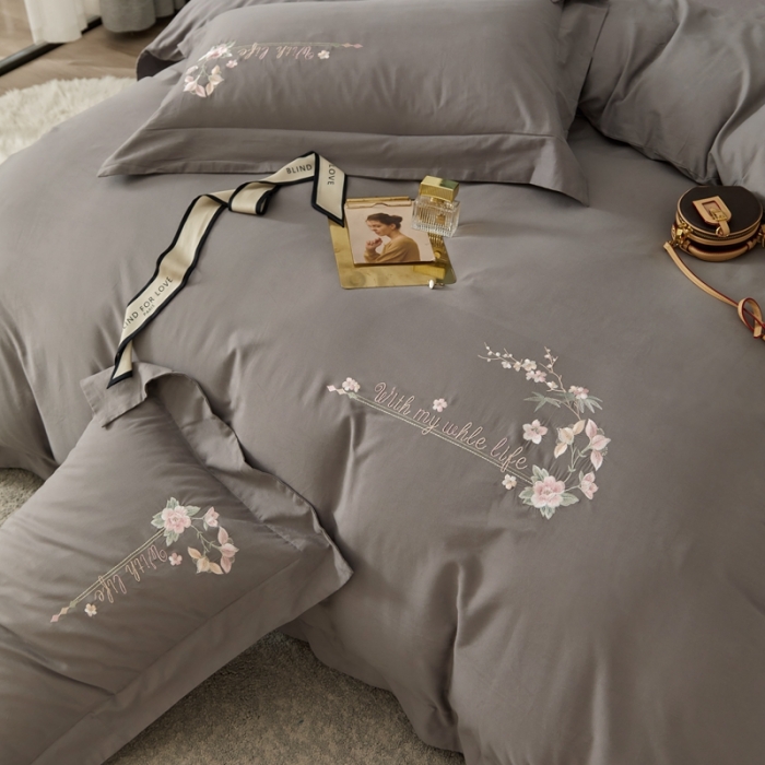 91家纺网 家纺一手货源 找家纺 威克凯丽秋冬绣花3221磨毛四件套布鲁斯系列布鲁斯-高级灰