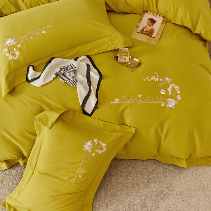 91家纺网 家纺一手货源 找家纺 威克凯丽秋冬绣花3221磨毛四件套布鲁斯系列布鲁斯-杏黄