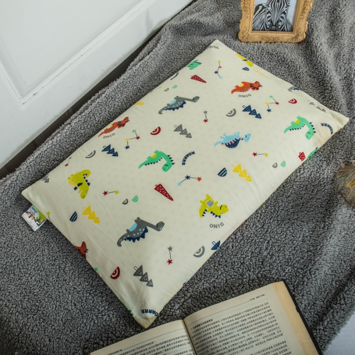 91家纺网 家纺一手货源 找家纺 桐格乳胶 新款儿童乳胶枕成人低枕60*40/7护颈枕 开心恐龙