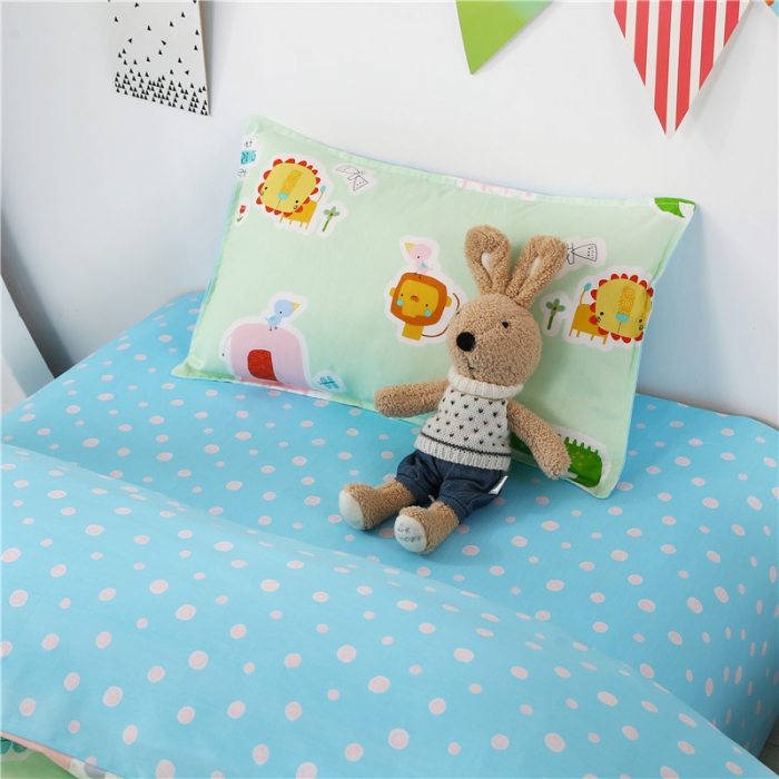 91家纺网 家纺一手货源 找家纺 孩子王家纺 全棉13372小版卡通幼儿园多件套 动物星球