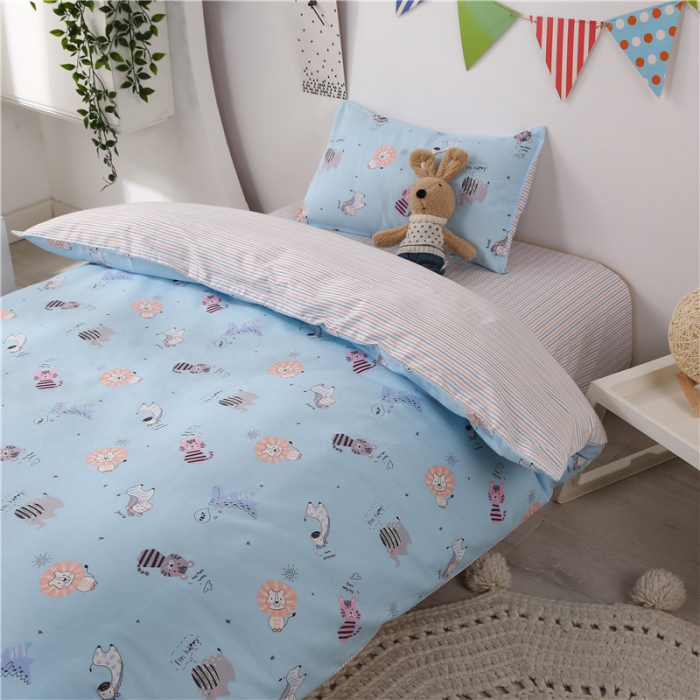 91家纺网 家纺一手货源 找家纺 孩子王家纺 全棉13372小版卡通幼儿园多件套 多彩丛林