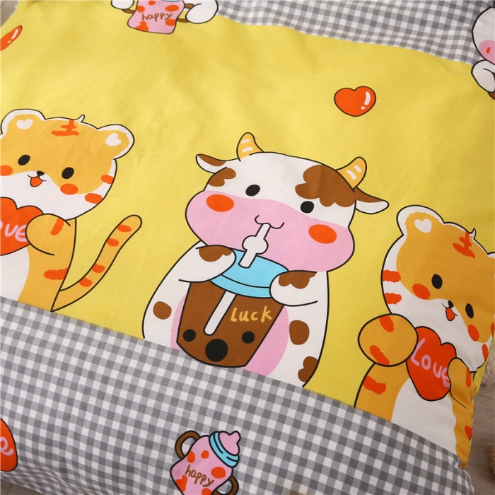 91家纺网 家纺一手货源 找家纺 孩子王家纺 全棉13372小版卡通幼儿园多件套 奶牛猫咪