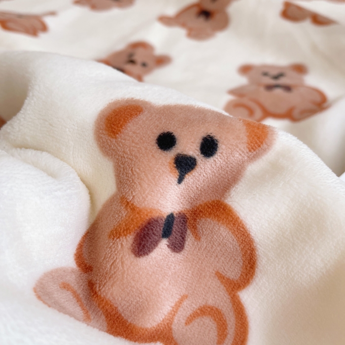 91家纺网 家纺一手货源 找家纺 萝莉家纺2021保暖加厚牛奶绒毛毯羊羔绒毯子被套毯可可熊米白