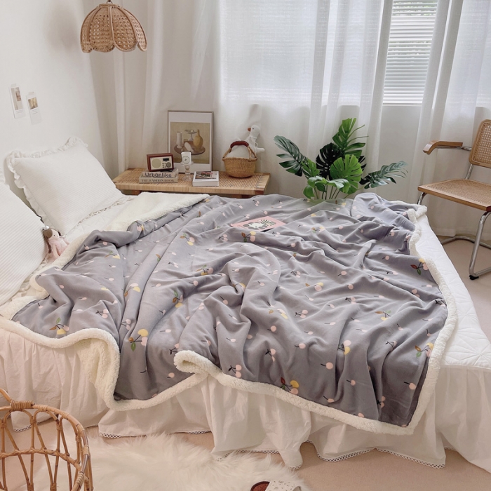 91家纺网 家纺一手货源 找家纺 萝莉家纺 2021保暖加厚牛奶绒毛毯羊羔绒毯子被套毯樱桃灰