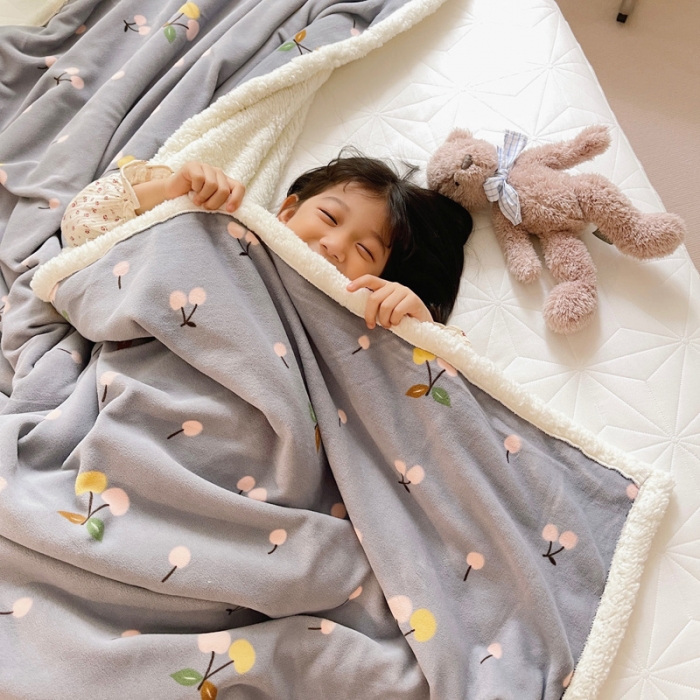 91家纺网 家纺一手货源 找家纺 萝莉家纺 2021保暖加厚牛奶绒毛毯羊羔绒毯子被套毯樱桃灰