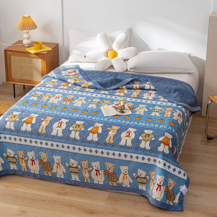 91家纺网 家纺一手货源 找家纺 卡奥 AB版水晶绒夹棉盖毯纯棉床盖加厚毛毯学生宿舍床垫伙伴熊