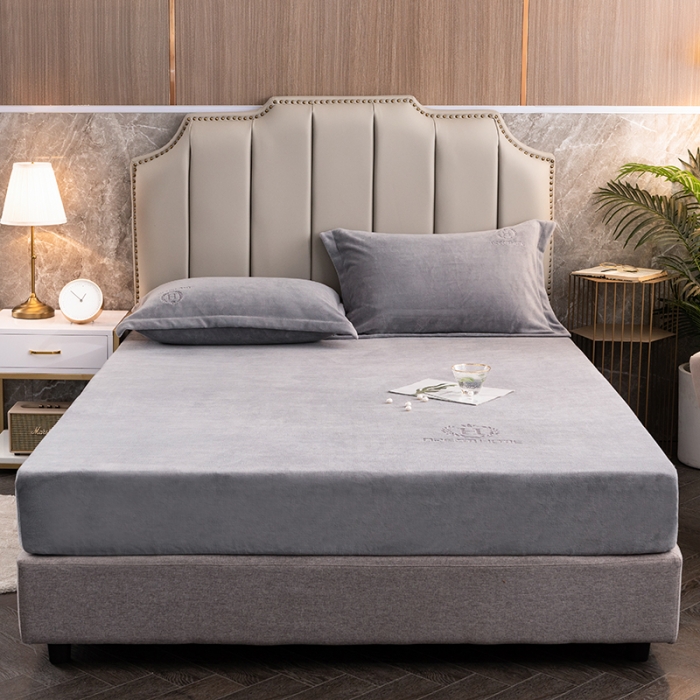 91家纺网 家纺一手货源 找家纺 澳萝拉家居 2021新款纯色牛奶绒单床笠 绅士灰