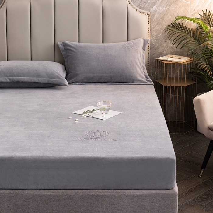 91家纺网 家纺一手货源 找家纺 澳萝拉家居 2021新款纯色牛奶绒单床笠 绅士灰