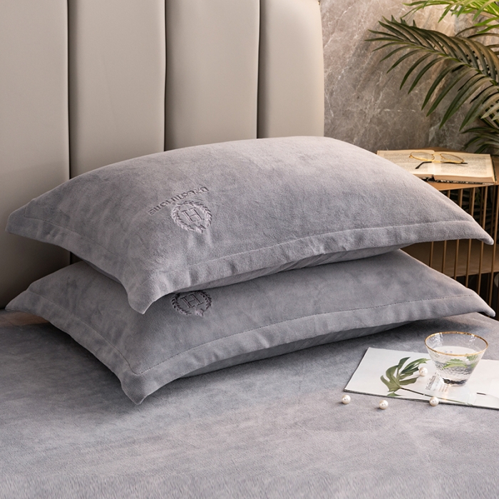 91家纺网 家纺一手货源 找家纺 澳萝拉家居 2021新款纯色牛奶绒单床笠 绅士灰