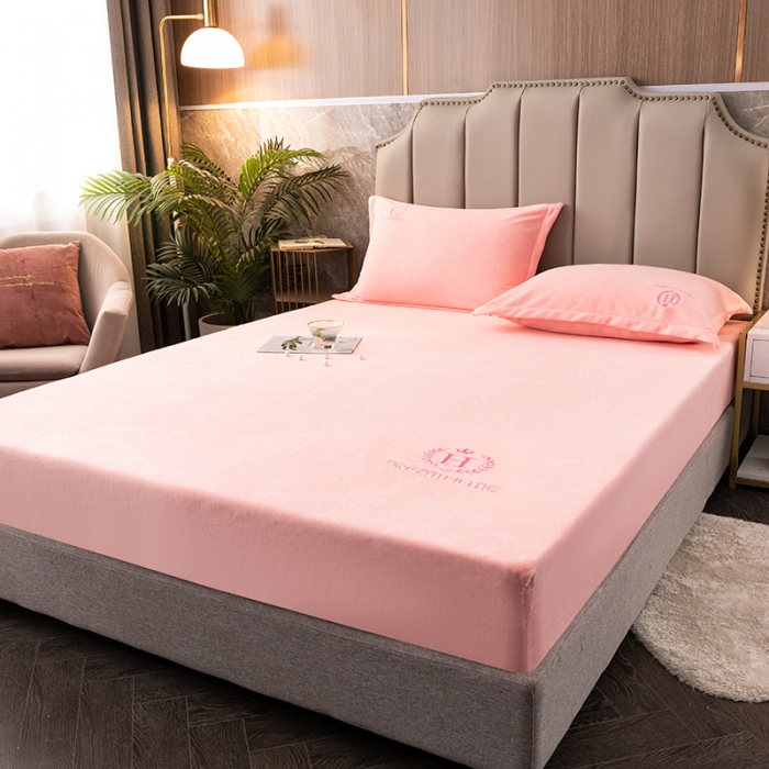 91家纺网 家纺一手货源 找家纺 澳萝拉家居 2021新款纯色牛奶绒单床笠 淑女粉