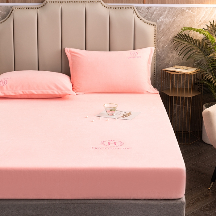 91家纺网 家纺一手货源 找家纺 澳萝拉家居 2021新款纯色牛奶绒单床笠 淑女粉