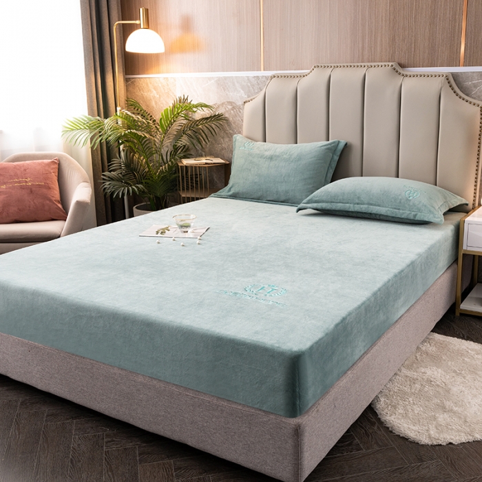 91家纺网 家纺一手货源 找家纺 澳萝拉家居 2021新款纯色牛奶绒单床笠 天湖蓝