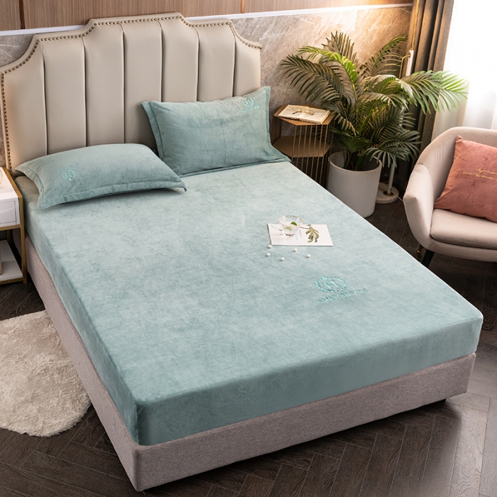 91家纺网 家纺一手货源 找家纺 澳萝拉家居 2021新款纯色牛奶绒单床笠 天湖蓝