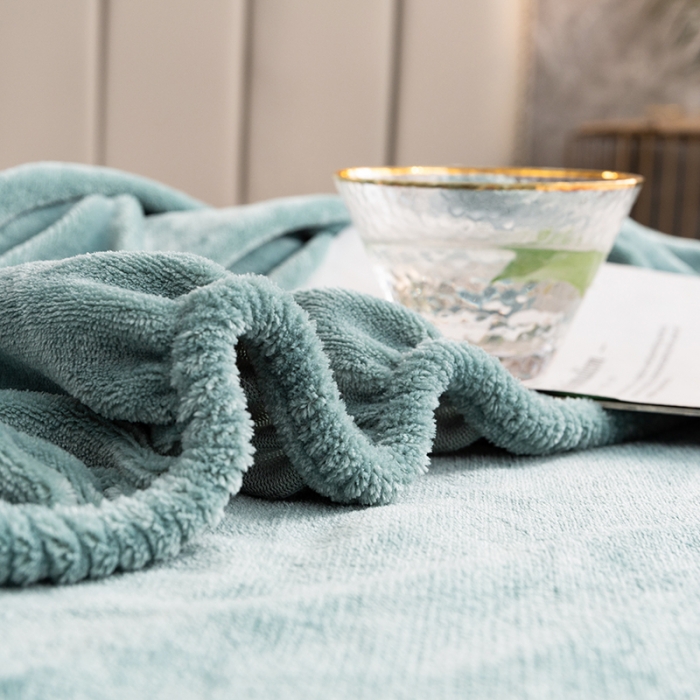 91家纺网 家纺一手货源 找家纺 澳萝拉家居 2021新款纯色牛奶绒单床笠 天湖蓝