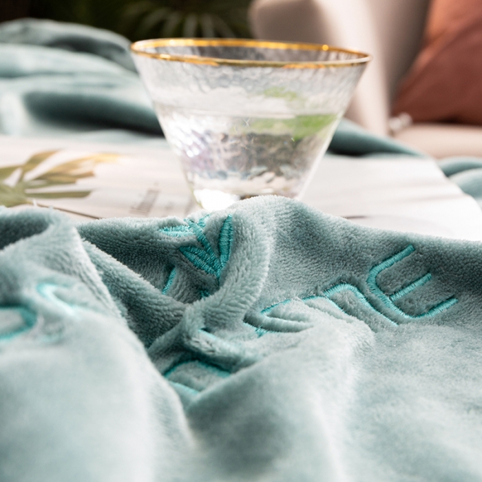 91家纺网 家纺一手货源 找家纺 澳萝拉家居 2021新款纯色牛奶绒单床笠 天湖蓝