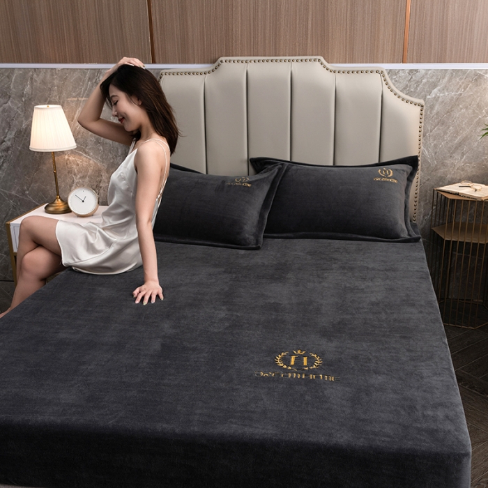 91家纺网 家纺一手货源 找家纺 澳萝拉家居 2021新款纯色牛奶绒单床笠 英伦灰