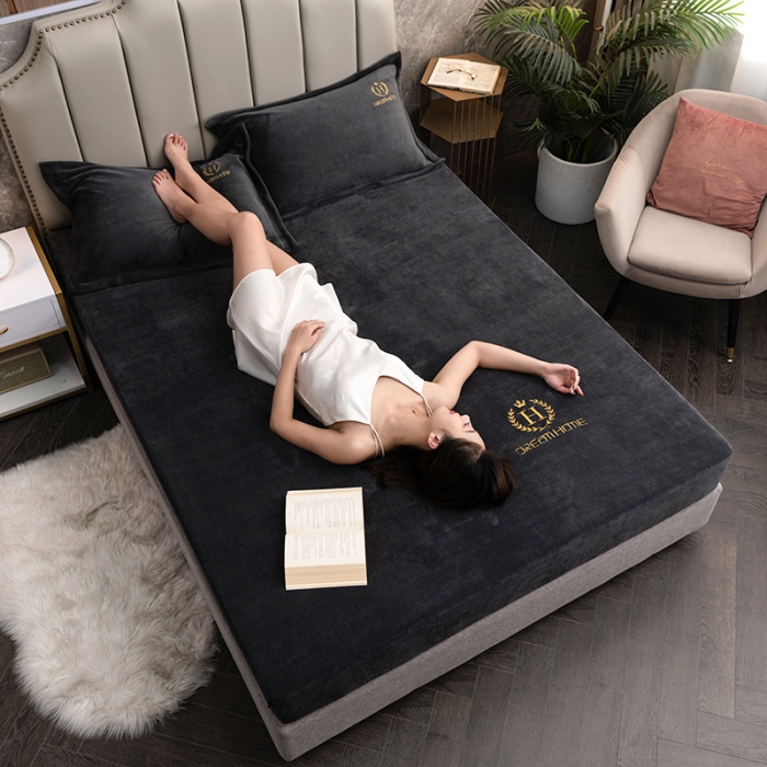 91家纺网 家纺一手货源 找家纺 澳萝拉家居 2021新款纯色牛奶绒单床笠 英伦灰