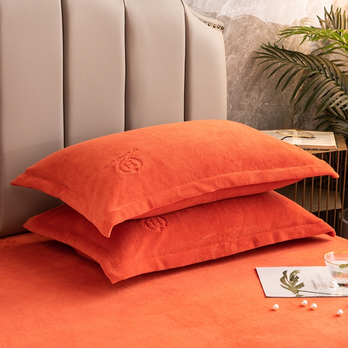 91家纺网 家纺一手货源 找家纺 澳萝拉家居 2021新款纯色牛奶绒枕套一对 橘色