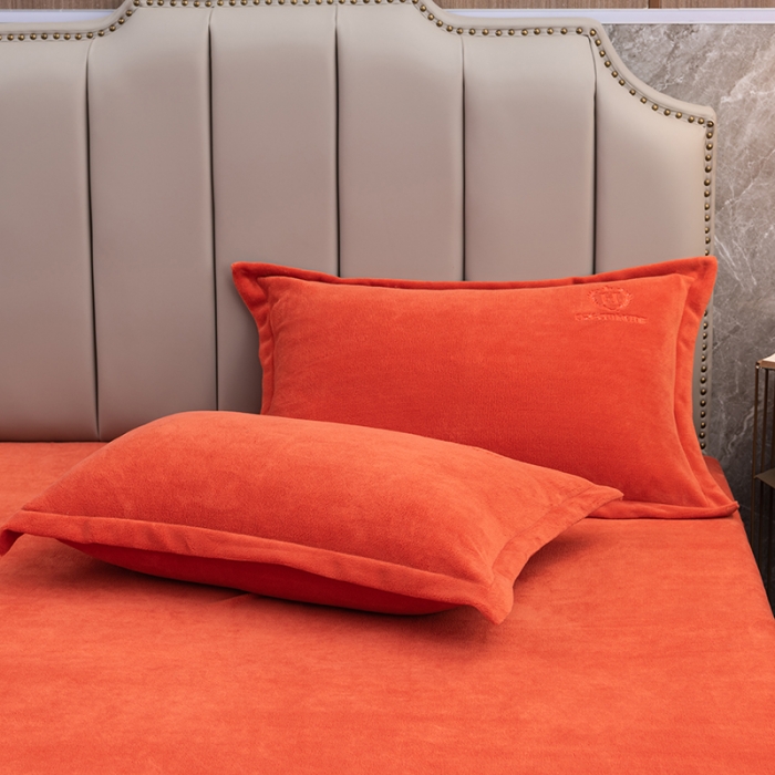 91家纺网 家纺一手货源 找家纺 澳萝拉家居 2021新款纯色牛奶绒枕套一对 橘色