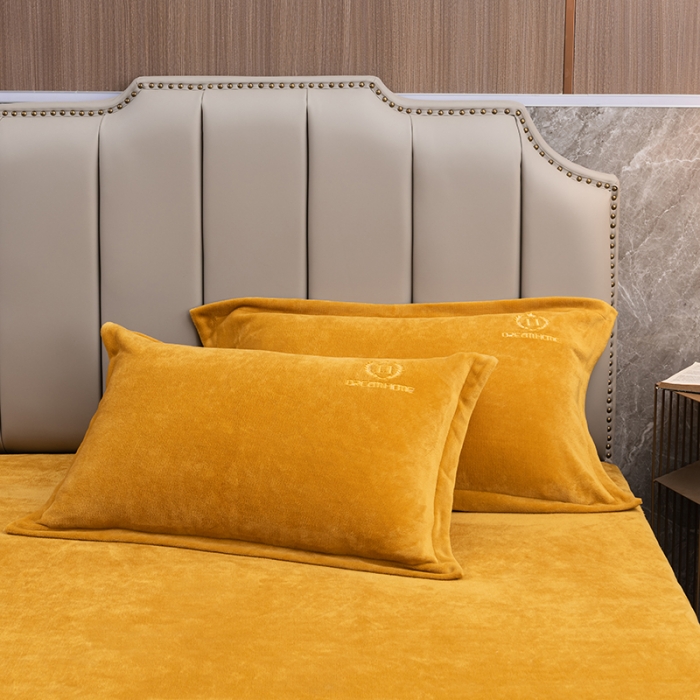 91家纺网 家纺一手货源 找家纺 澳萝拉家居 2021新款纯色牛奶绒枕套一对 柠檬黄