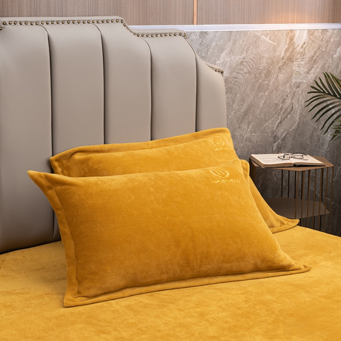 91家纺网 家纺一手货源 找家纺 澳萝拉家居 2021新款纯色牛奶绒枕套一对 柠檬黄