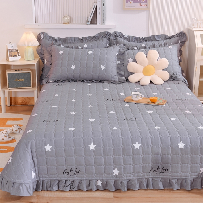 91家纺网 家纺一手货源 找家纺 甜之梦家纺 2025新款全棉夹棉防滑抗菌花边款床盖 纯色星空