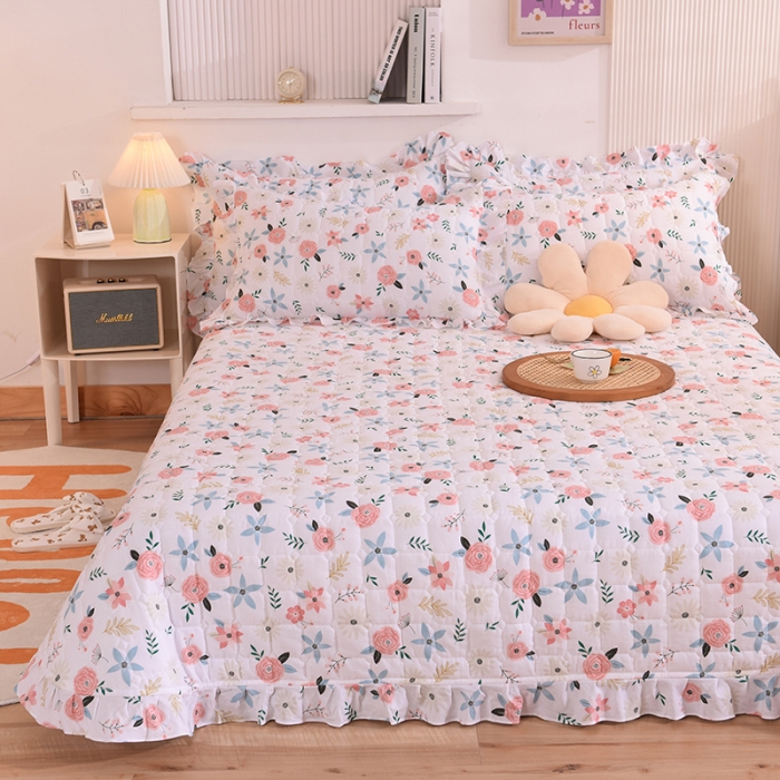 91家纺网 家纺一手货源 找家纺 甜之梦家纺 2025新款全棉夹棉防滑抗菌花边款床盖 粉红佳人