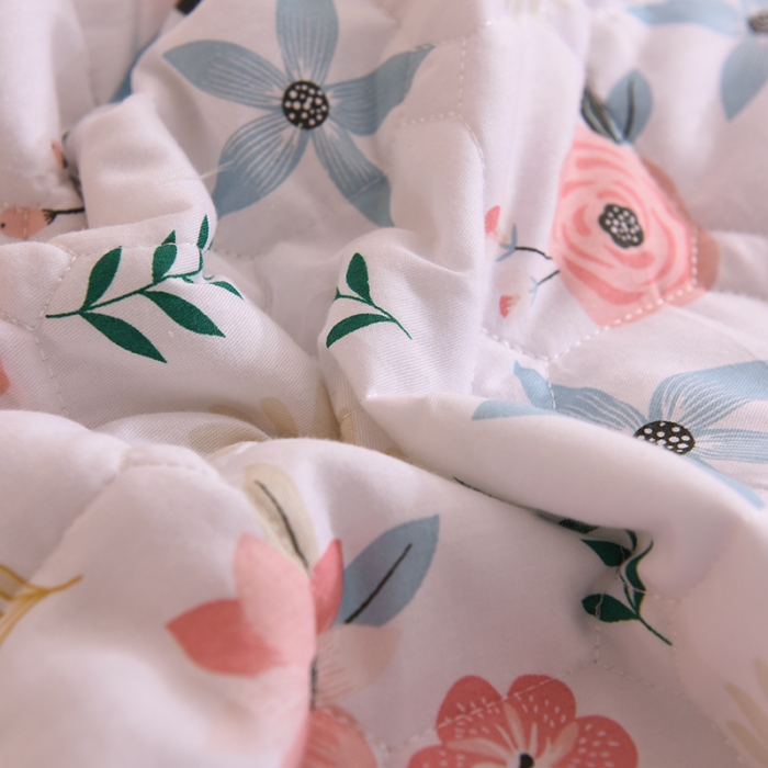 91家纺网 家纺一手货源 找家纺 甜之梦家纺 2025新款全棉夹棉防滑抗菌花边款床盖 粉红佳人