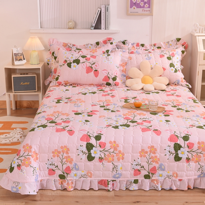 91家纺网 家纺一手货源 找家纺 甜之梦家纺 2025新款全棉夹棉防滑抗菌花边款床盖 莓之语